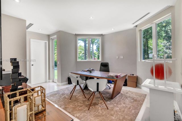 420 Island Dr, Key Biscayne, FL 33149