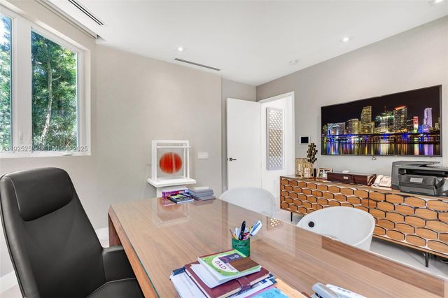 420 Island Dr, Key Biscayne, FL 33149