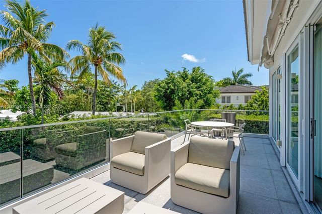 420 Island Dr, Key Biscayne, FL 33149