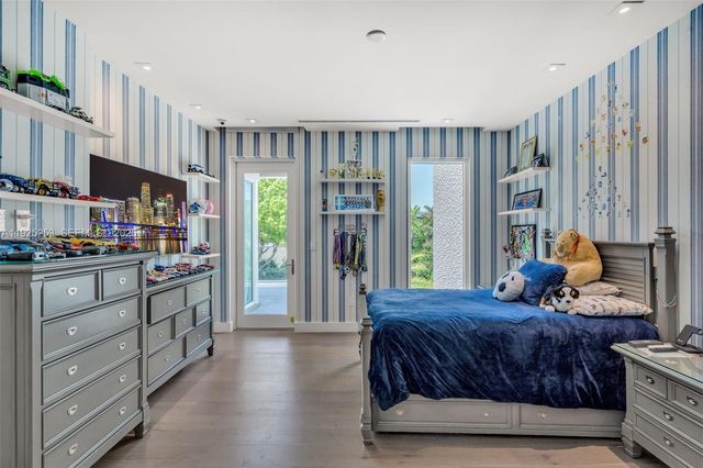 420 Island Dr, Key Biscayne, FL 33149