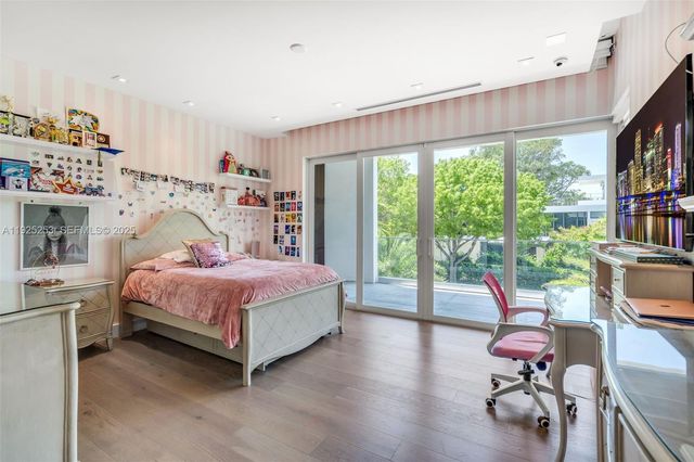 420 Island Dr, Key Biscayne, FL 33149