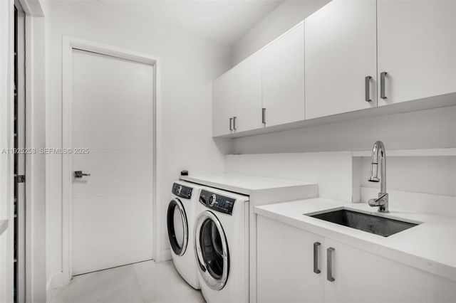 420 Island Dr, Key Biscayne, FL 33149