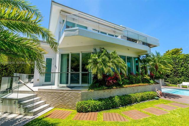 420 Island Dr, Key Biscayne, FL 33149