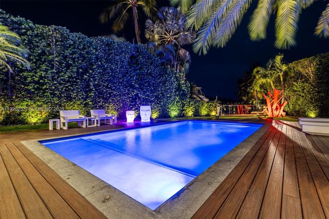 420 Island Dr, Key Biscayne, FL 33149