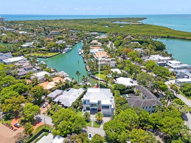 420 Island Dr, Key Biscayne, FL 33149