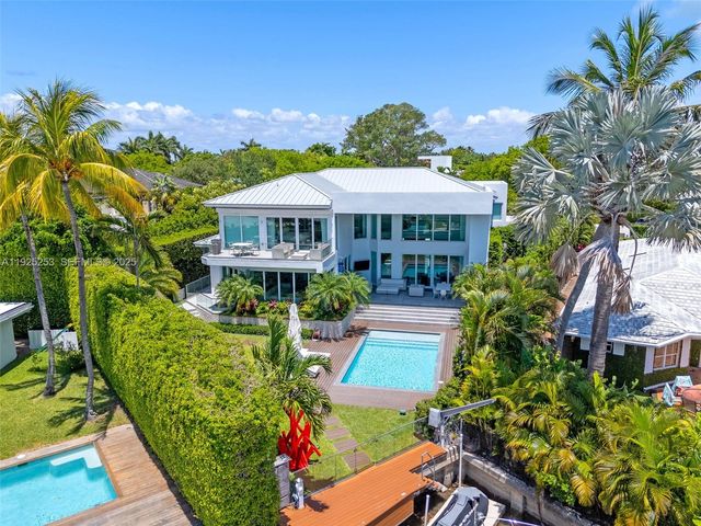 420 Island Dr, Key Biscayne, FL 33149