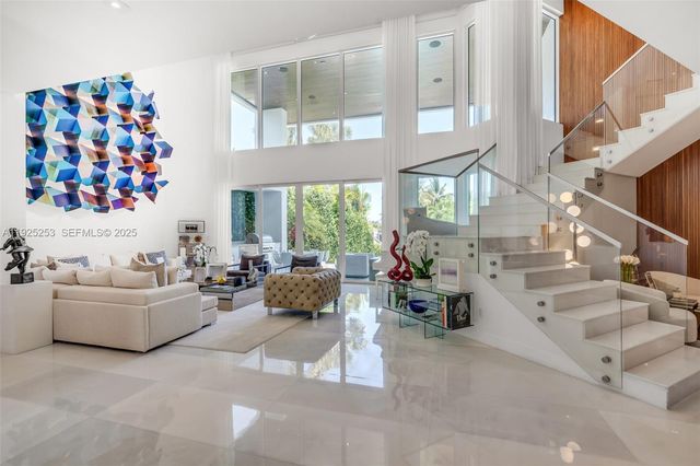 420 Island Dr, Key Biscayne, FL 33149