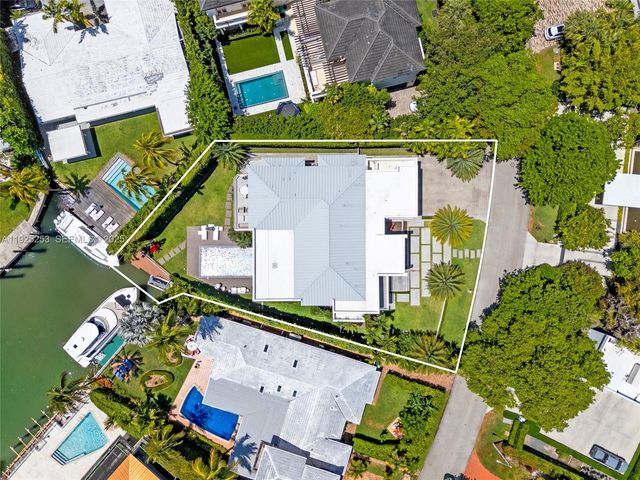 420 Island Dr, Key Biscayne, FL 33149