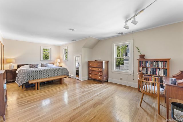 81 Walgrove Avenue, Dobbs Ferry, NY 10522
