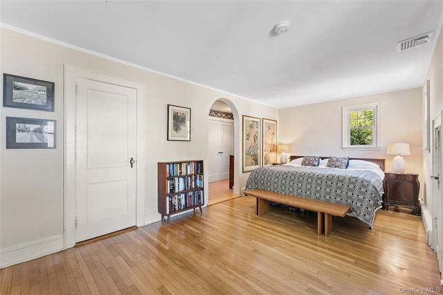 81 Walgrove Avenue, Dobbs Ferry, NY 10522