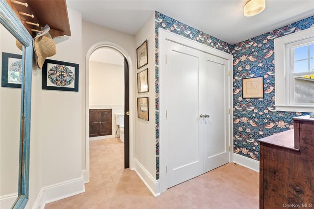 81 Walgrove Avenue, Dobbs Ferry, NY 10522