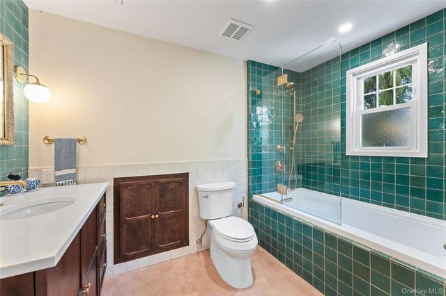 81 Walgrove Avenue, Dobbs Ferry, NY 10522