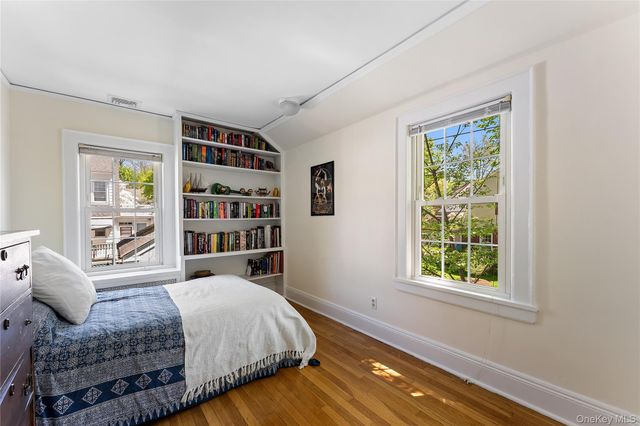 81 Walgrove Avenue, Dobbs Ferry, NY 10522