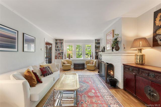 81 Walgrove Avenue, Dobbs Ferry, NY 10522