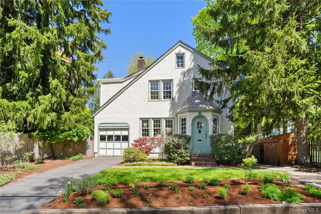 81 Walgrove Avenue, Dobbs Ferry, NY 10522
