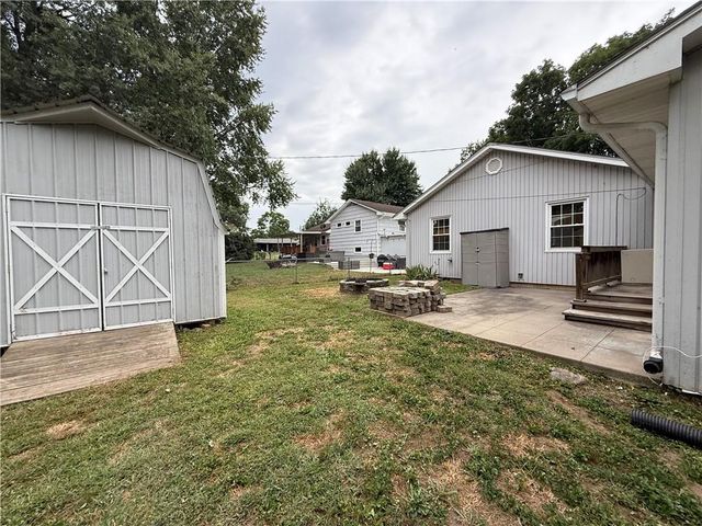 75 Ussery Drive, Lexington, MO 64067