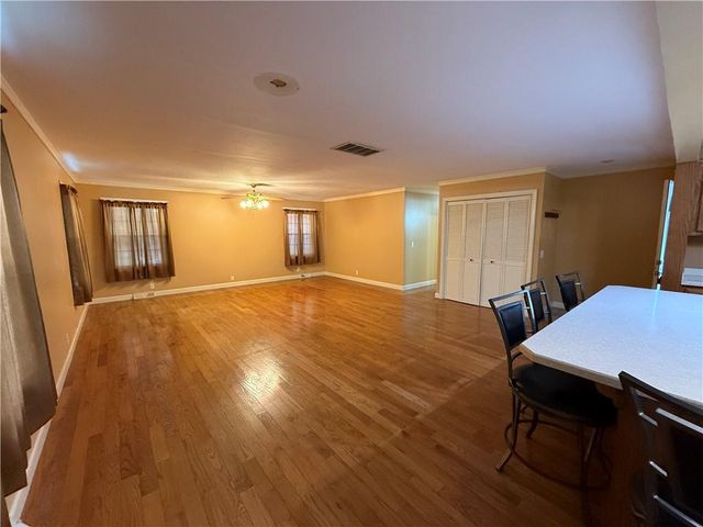 75 Ussery Drive, Lexington, MO 64067