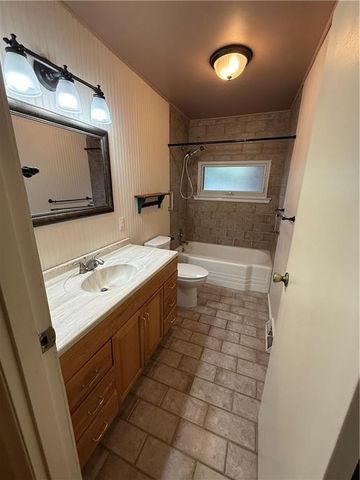 75 Ussery Drive, Lexington, MO 64067