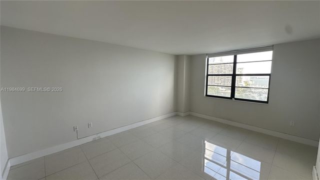 2333 Brickell Ave 1009, Miami, FL 33129