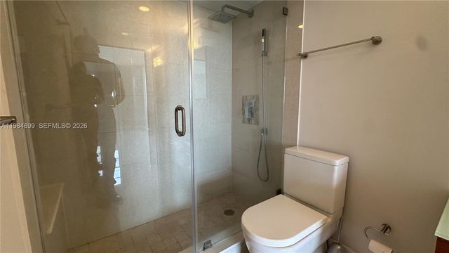 2333 Brickell Ave 1009, Miami, FL 33129