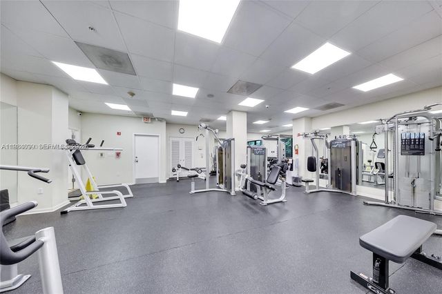 2333 Brickell Ave 1009, Miami, FL 33129