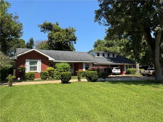 6142 MASONIC Drive, Alexandria, LA 71301