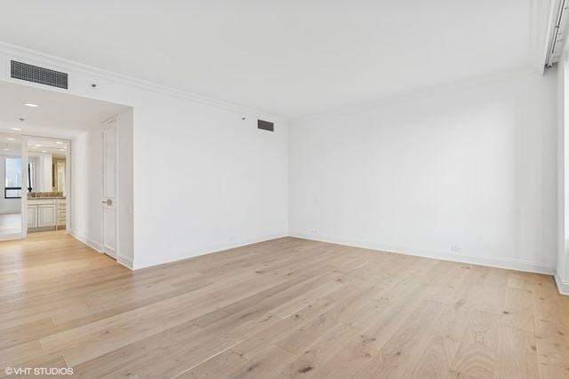 180 E Pearson Street 3807, Chicago, IL 60611