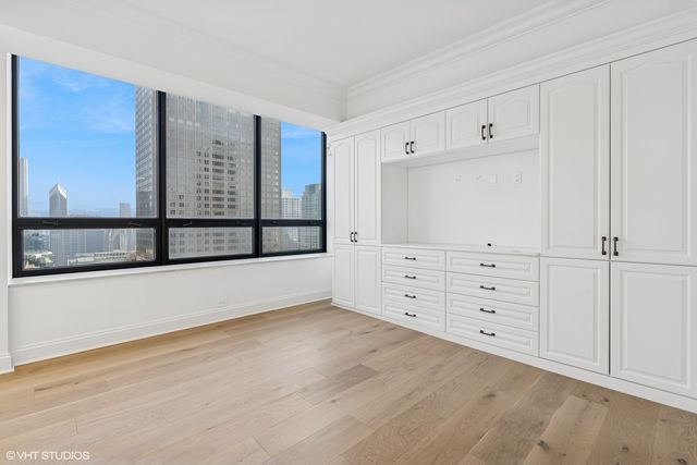 180 E Pearson Street 3807, Chicago, IL 60611