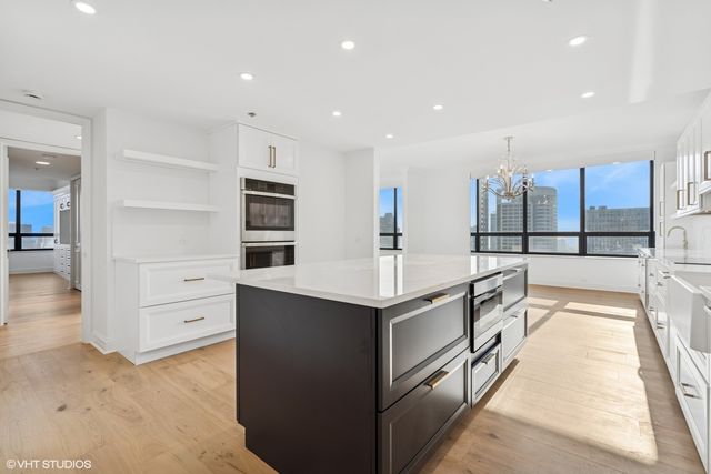 180 E Pearson Street 3807, Chicago, IL 60611