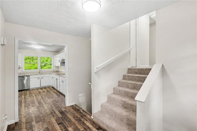 8121 Woodcliff Trail, Riverdale, GA 30274
