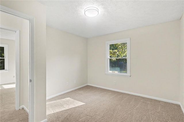 8121 Woodcliff Trail, Riverdale, GA 30274