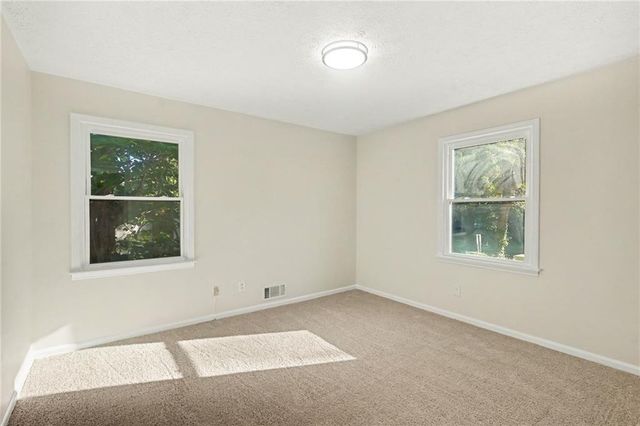 8121 Woodcliff Trail, Riverdale, GA 30274