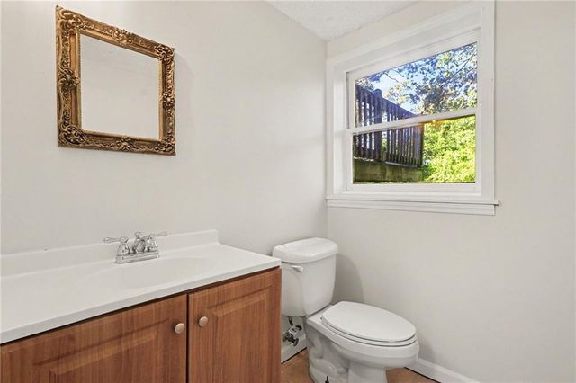 8121 Woodcliff Trail, Riverdale, GA 30274