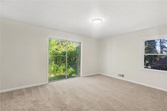 8121 Woodcliff Trail, Riverdale, GA 30274