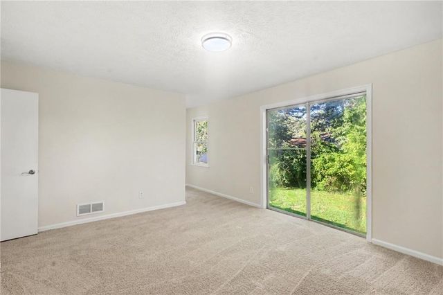 8121 Woodcliff Trail, Riverdale, GA 30274