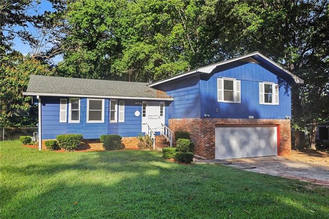 8121 Woodcliff Trail, Riverdale, GA 30274