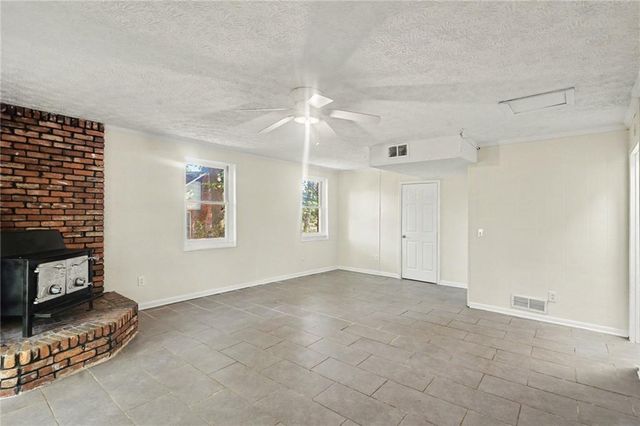 8121 Woodcliff Trail, Riverdale, GA 30274
