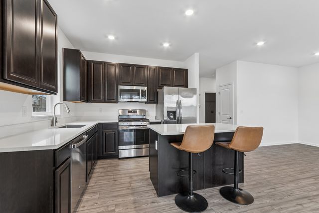 307 Andrew Drive, Yorkville, IL 60560