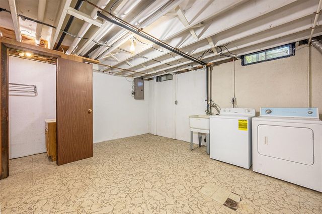 61117 Heritage Boulevard, South Lyon, MI 48178