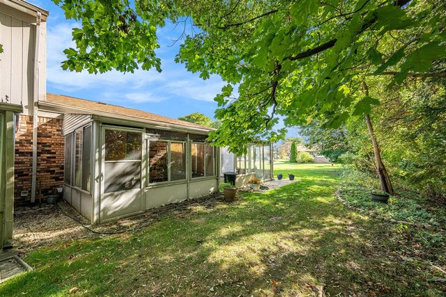 61117 Heritage Boulevard, South Lyon, MI 48178