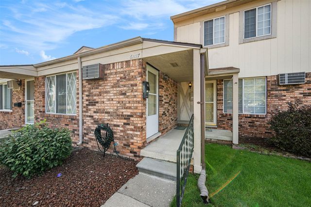 61117 Heritage Boulevard, South Lyon, MI 48178