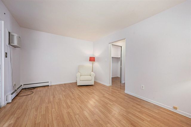 61117 Heritage Boulevard, South Lyon, MI 48178