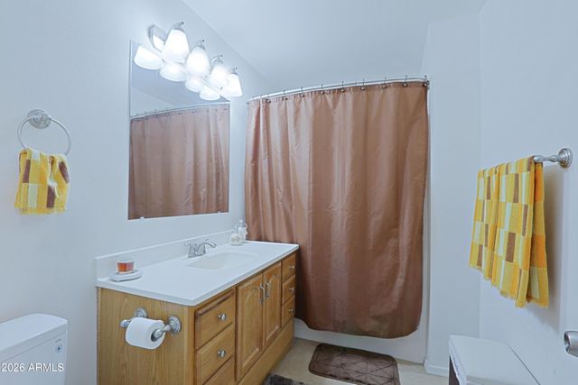 3721 W CALAVAR Road, Phoenix, AZ 85053