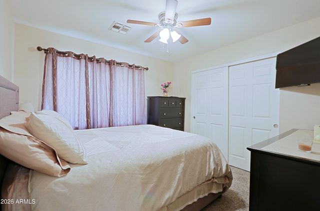 3721 W CALAVAR Road, Phoenix, AZ 85053