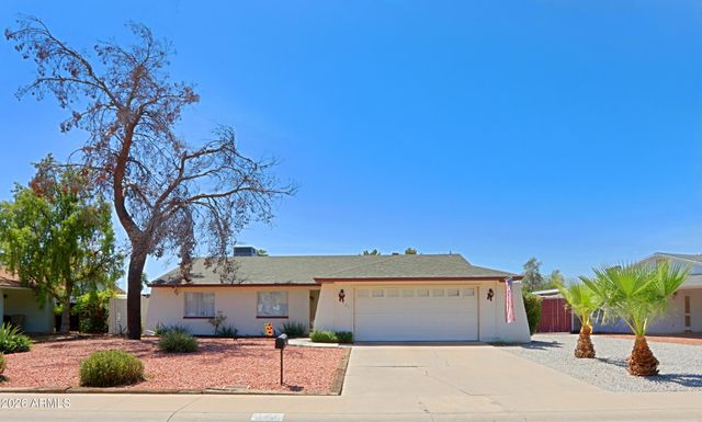 3721 W CALAVAR Road, Phoenix, AZ 85053