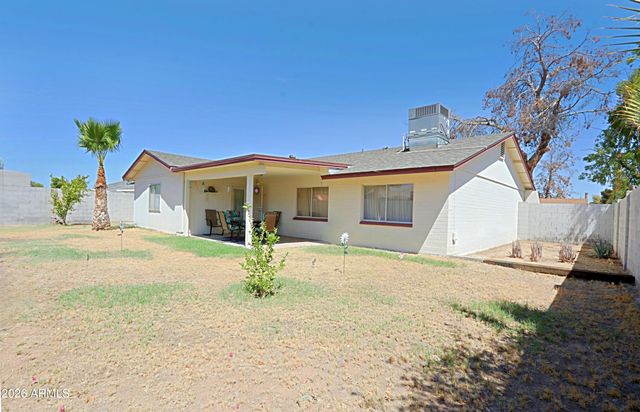 3721 W CALAVAR Road, Phoenix, AZ 85053