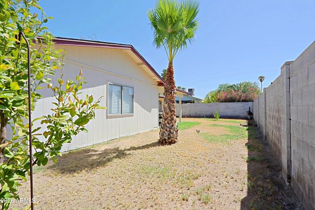 3721 W CALAVAR Road, Phoenix, AZ 85053