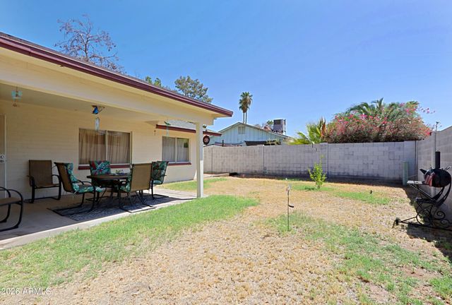 3721 W CALAVAR Road, Phoenix, AZ 85053