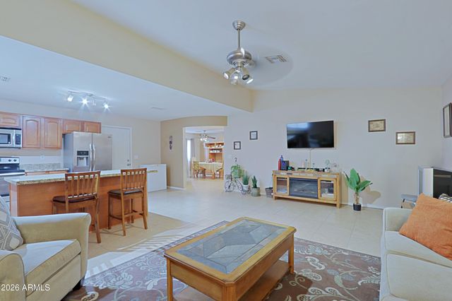 3721 W CALAVAR Road, Phoenix, AZ 85053