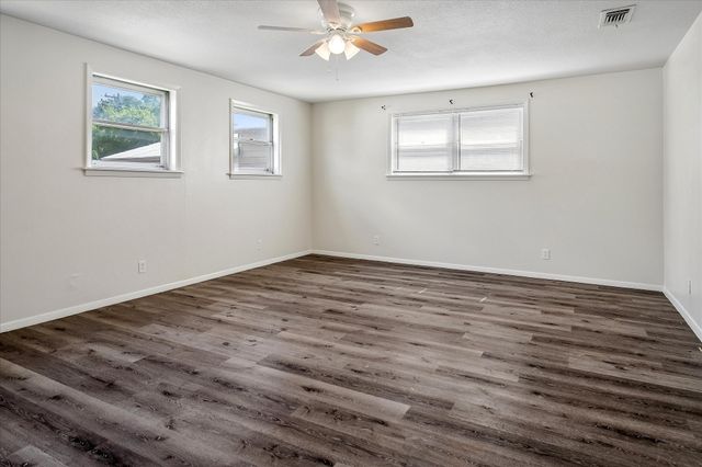 108 Reaves Lane, Hurst, TX 76053
